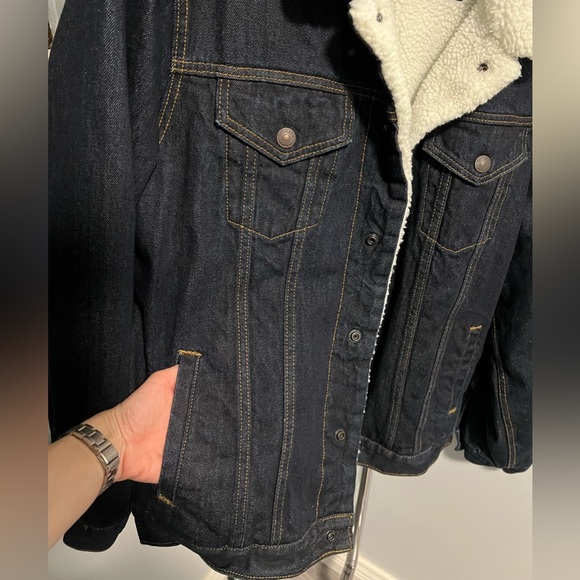 GAP Dark wash denim Sherpa Trucker Jacket NEW - Picture 4 of 10